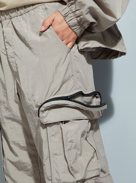 URB_N Men Solid Parachute Pants with Cargo Pockets