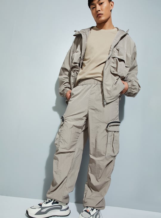 URB_N Men Solid Parachute Pants with Cargo Pockets