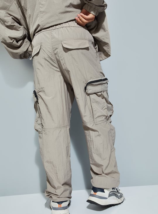 URB_N Men Solid Parachute Pants with Cargo Pockets