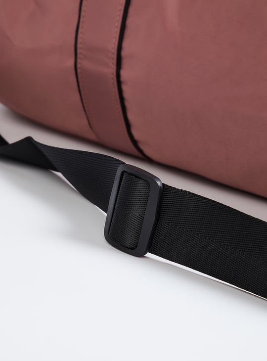 Women Solid Duffle Bag