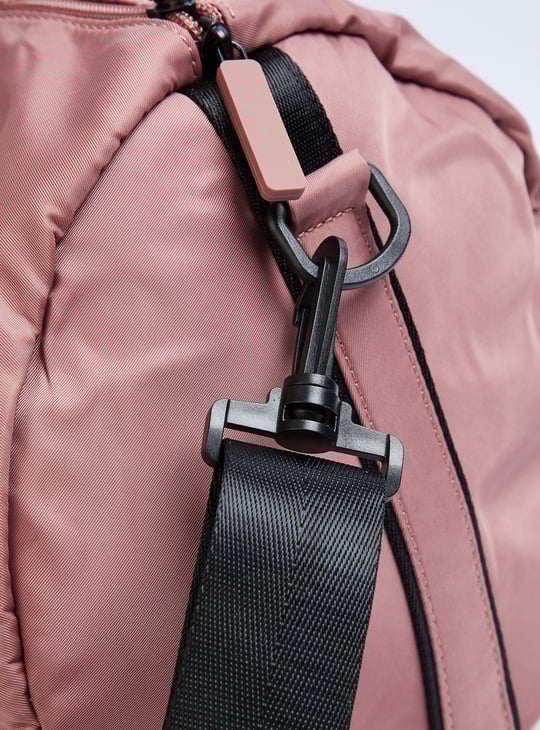 Women Solid Duffle Bag