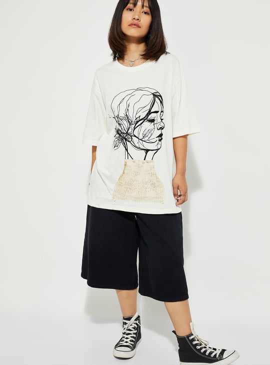 ALAYA F x URB_N Women Oversized Appliqued T-shirt