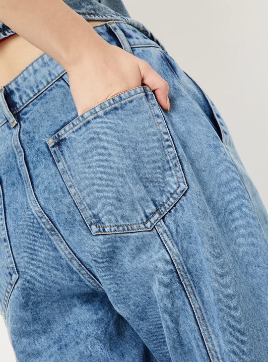 Women Relaxed Fit Light Washed Cargo Jeans