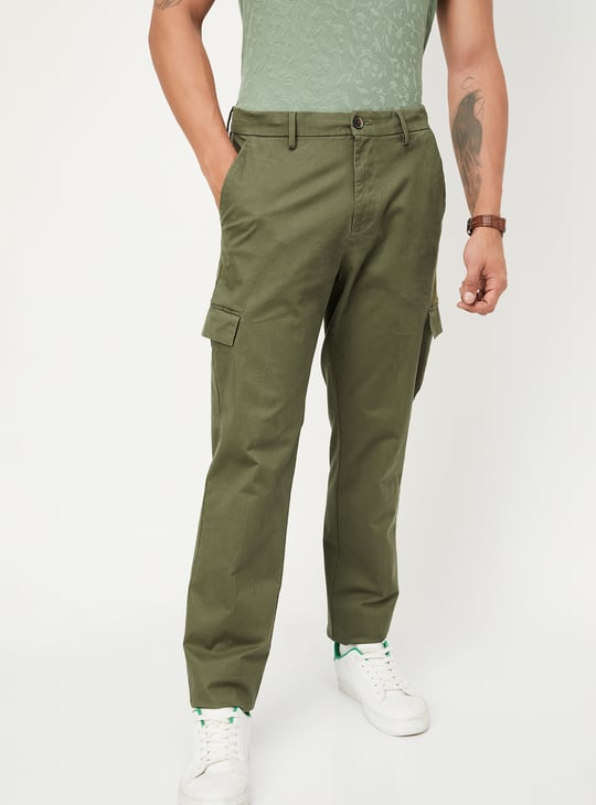 Men Slim Fit Solid Flexi Waist Cargo Chinos