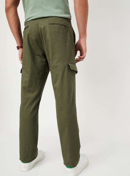 Men Slim Fit Solid Flexi Waist Cargo Chinos Green Solid