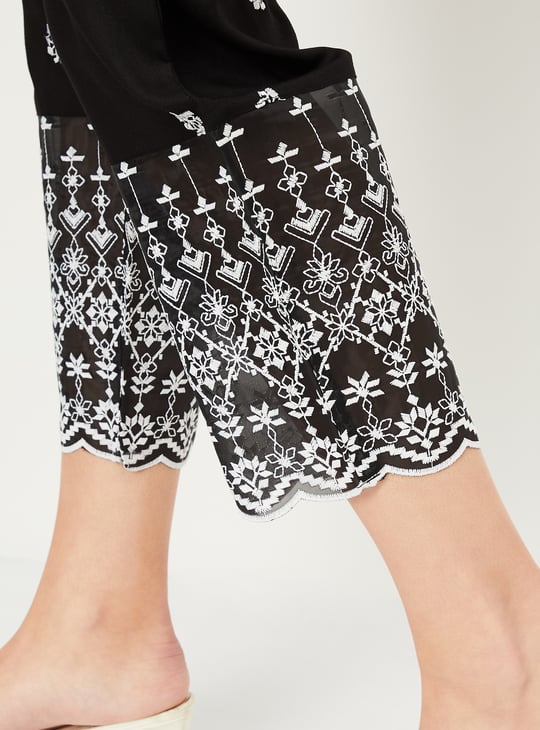 Women Embroidered Straight Pants