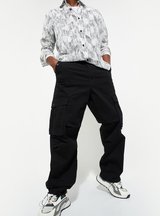 URB_N Men Relaxed Fit Parachute Cargo Pants