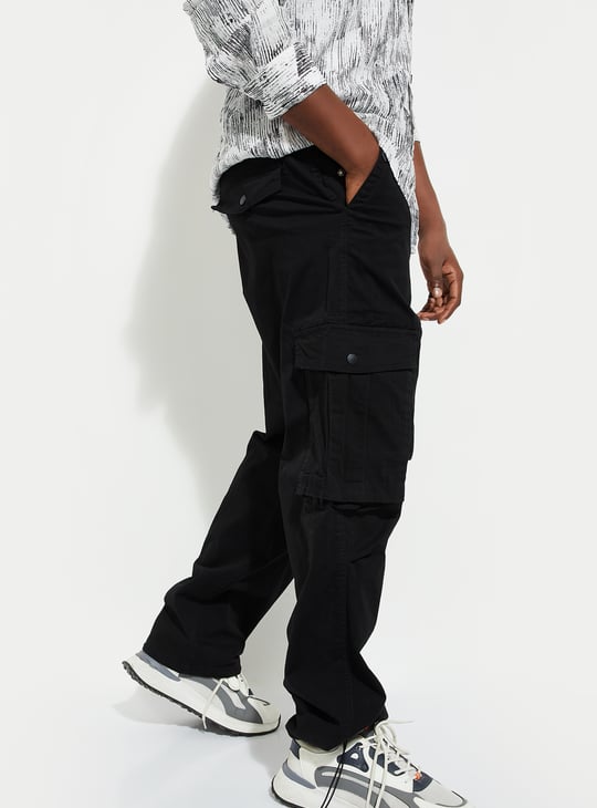 URB_N Men Relaxed Fit Parachute Cargo Pants