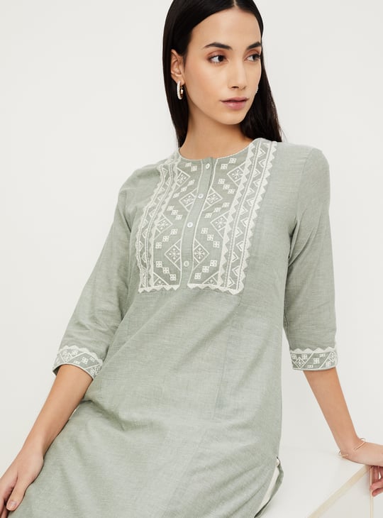 Women Embroidered Straight Kurta