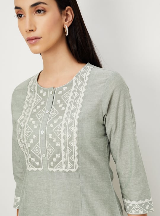 Women Embroidered Straight Kurta
