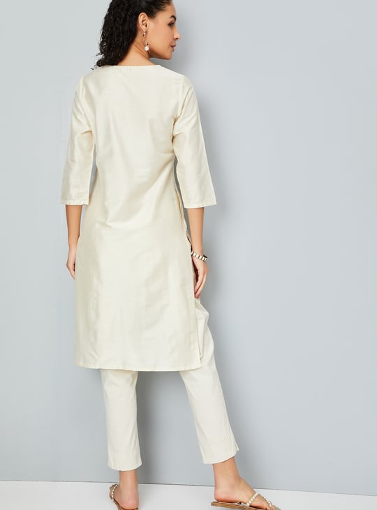 Women Embroidered Yoke Straight Kurta | Embroidered