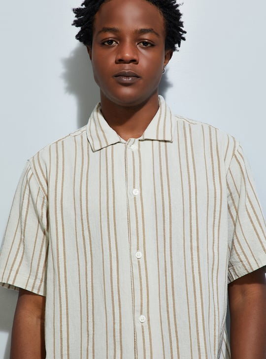 URB_N Men Relaxed Fit Striped Casual Shirt