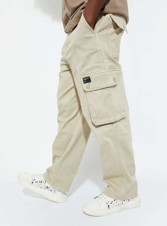 URB_N Men Relaxed Fit Cargo Trousers