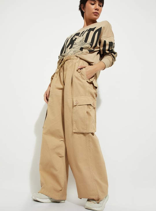 URB_N Women Solid Parachute Pants with Cargo Pockets