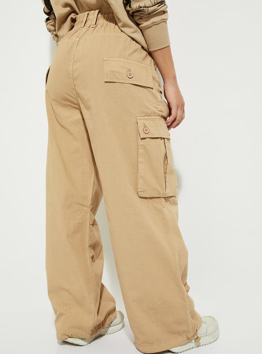URB_N Women Solid Parachute Pants with Cargo Pockets