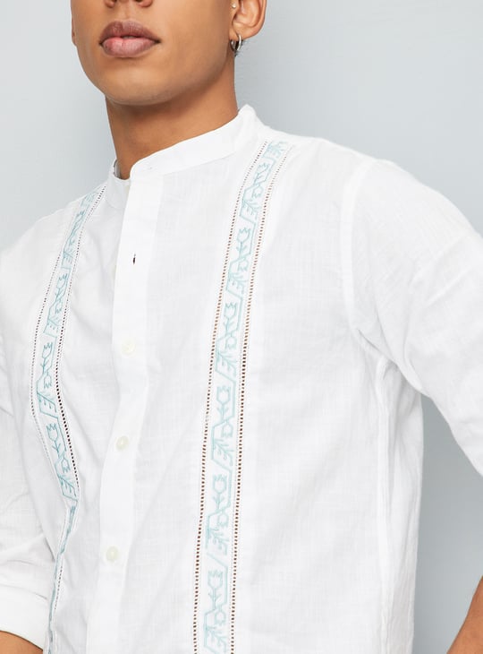 Men Embroidered Slim Fit Kurta