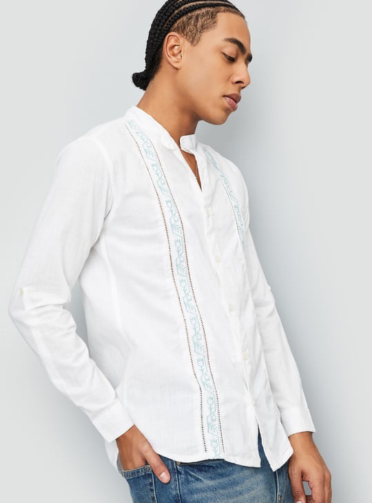 Men Embroidered Slim Fit Kurta