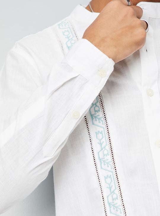 Men Embroidered Slim Fit Kurta