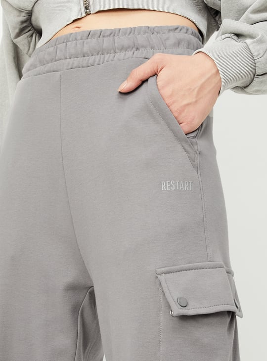 Women Solid Athleisure Cargo Joggers