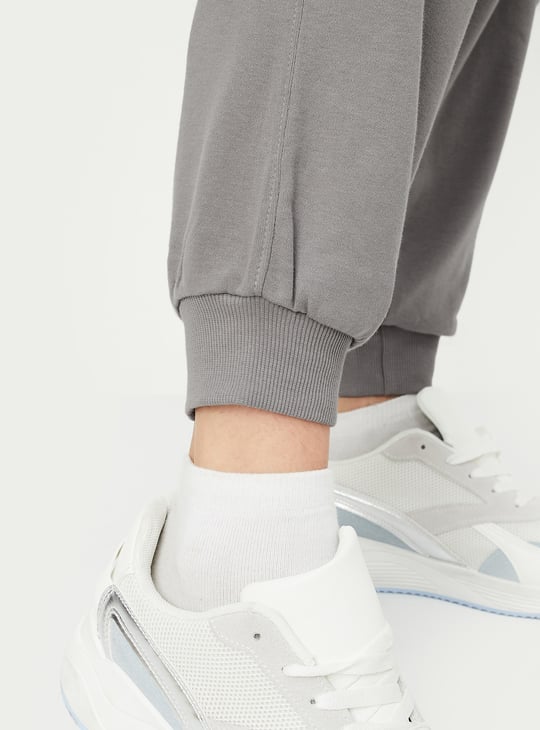 Women Solid Athleisure Cargo Joggers