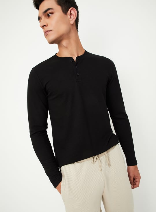 Men Textured Henley Neck T-shirt