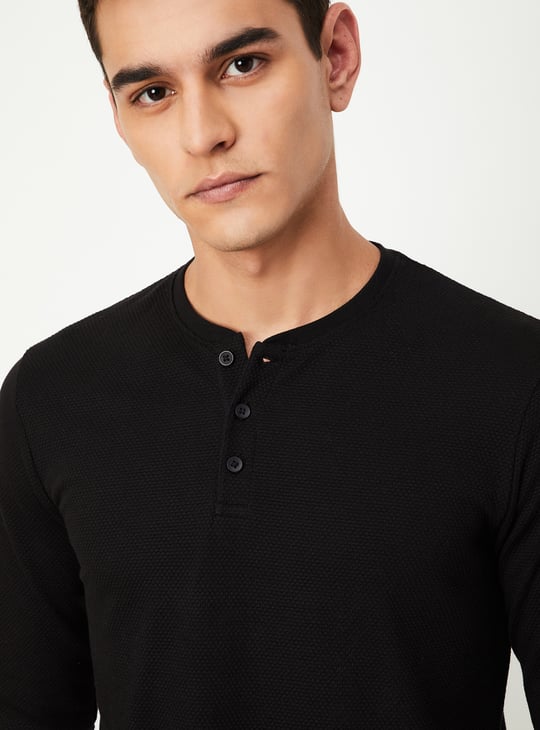 Men Textured Henley Neck T-shirt