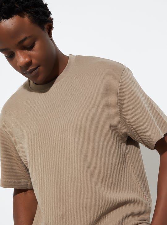 Buy URB_N Men Relaxed Fit Textured T-shirt Online at just Rs