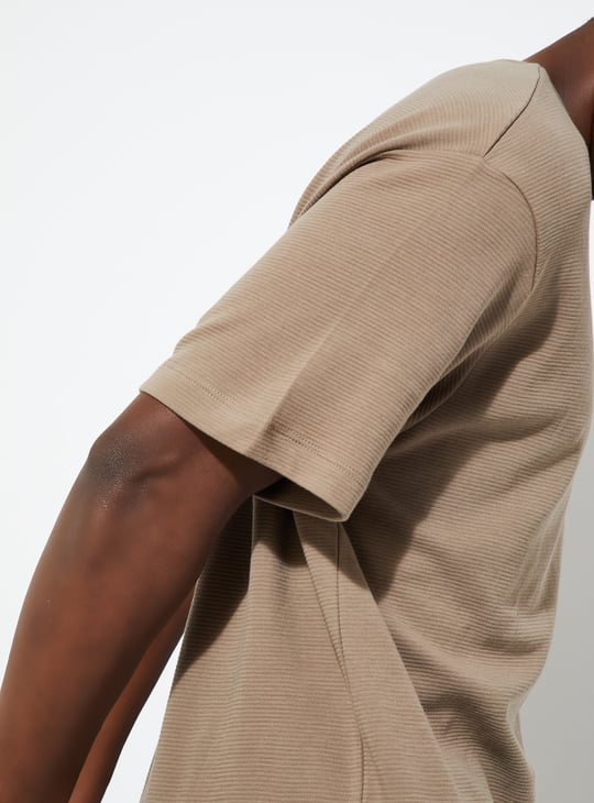 URB_N Men Relaxed Fit Textured T-shirt