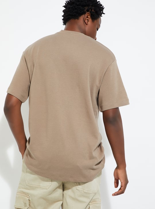 URB_N Men Relaxed Fit Textured T-shirt