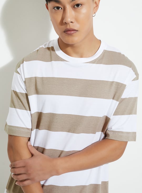 URB_N Men Striped T-shirt
