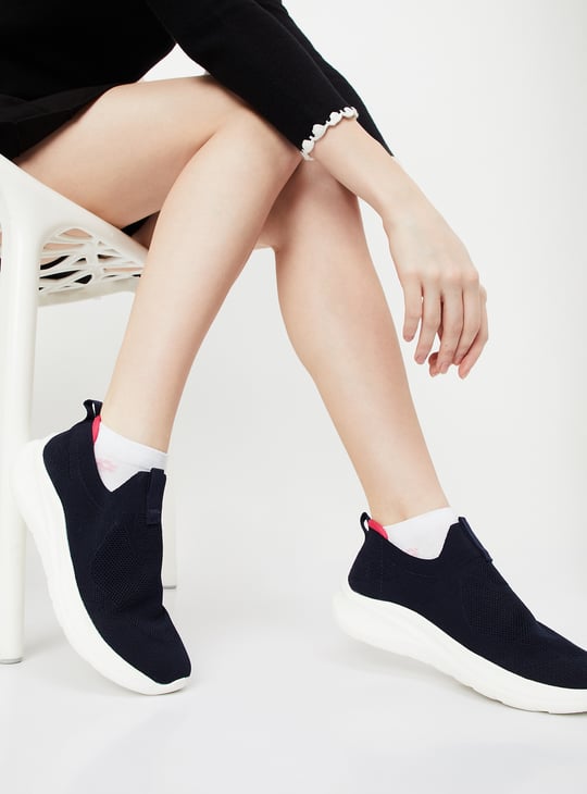 Women Mesh Slip On Sports Shoes