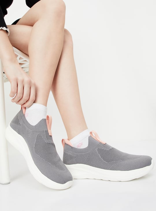 Women Mesh Slip On Sports Shoes