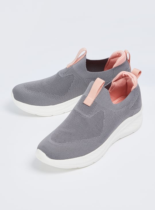 Women Mesh Slip On Sports Shoes