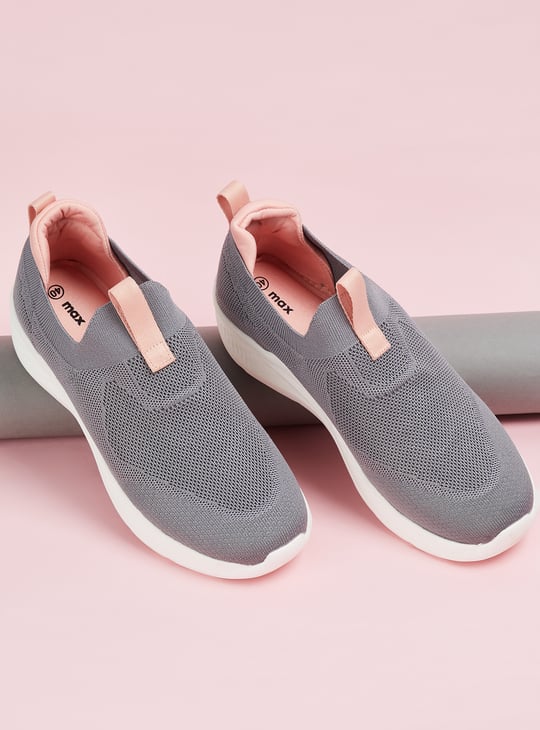 Women Mesh Slip On Sports Shoes