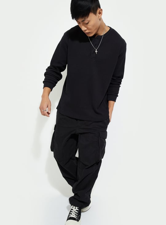 URB_N Men Textured Henley Neck T-shirt