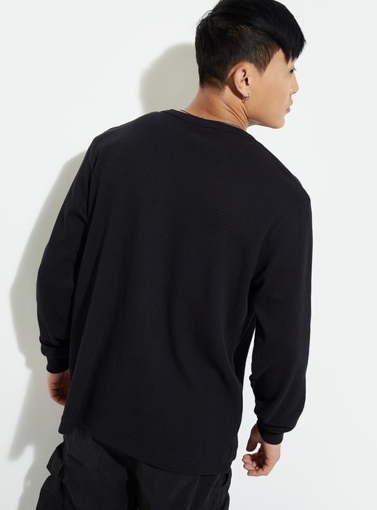 URB_N Men Textured Henley Neck T-shirt