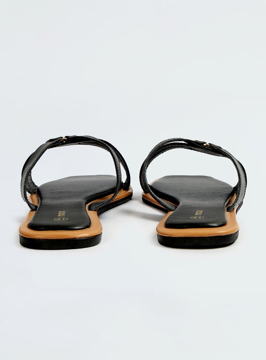 Women Solid Flat Sandals - Main Image