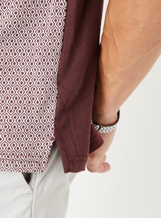 Men Colourblock Zip Polo T-shirt