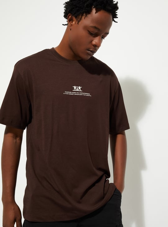 URB_N Men Relaxed Fit Back Print T-shirt