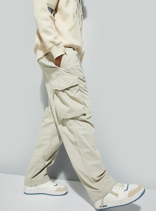 URB_N Men Solid Parachute Pants with Cargo Pockets