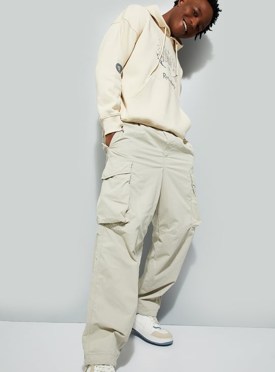 URB_N Men Solid Parachute Pants with Cargo Pockets