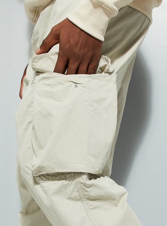 URB_N Men Solid Parachute Pants with Cargo Pockets