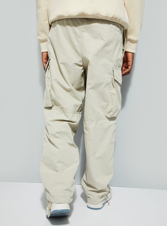 URB_N Men Solid Parachute Pants with Cargo Pockets