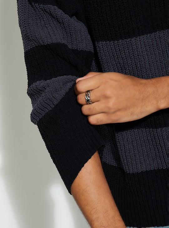 URB_N Men Oversized Striped Sweater