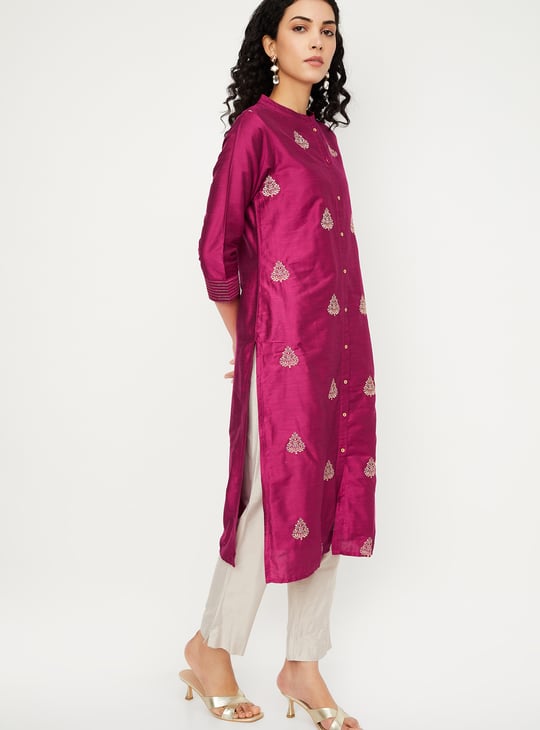 Women Embroidered Straight Kurta