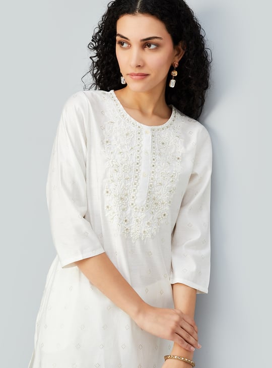 Women Embroidered Straight Kurta Set