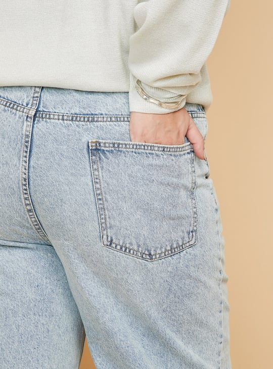 Women Straight Fit Washed Jeans