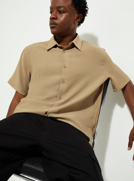 URB_N Men Textured Slim Fit Shirt