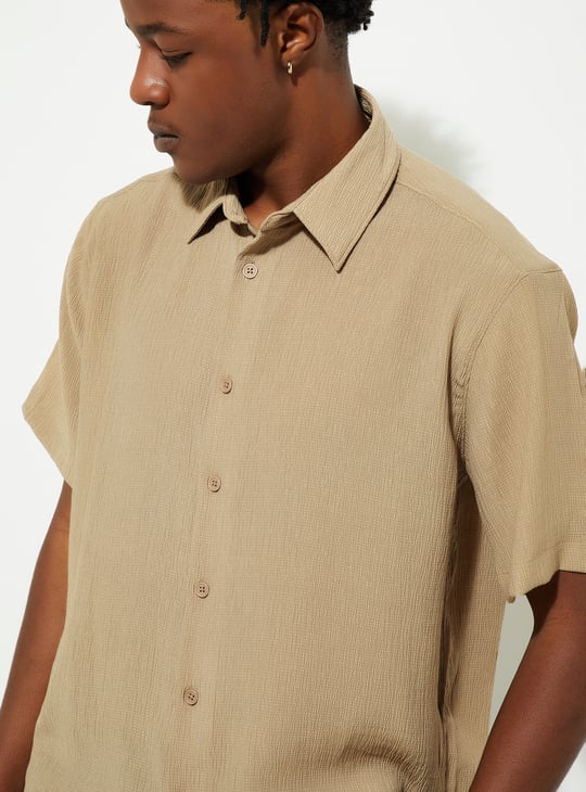 URB_N Men Textured Slim Fit Shirt