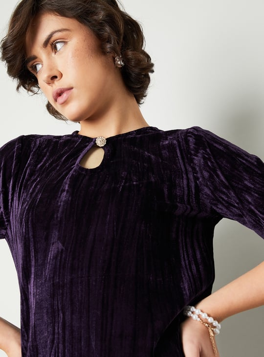 Women Velvet Keyhole Neck Top
